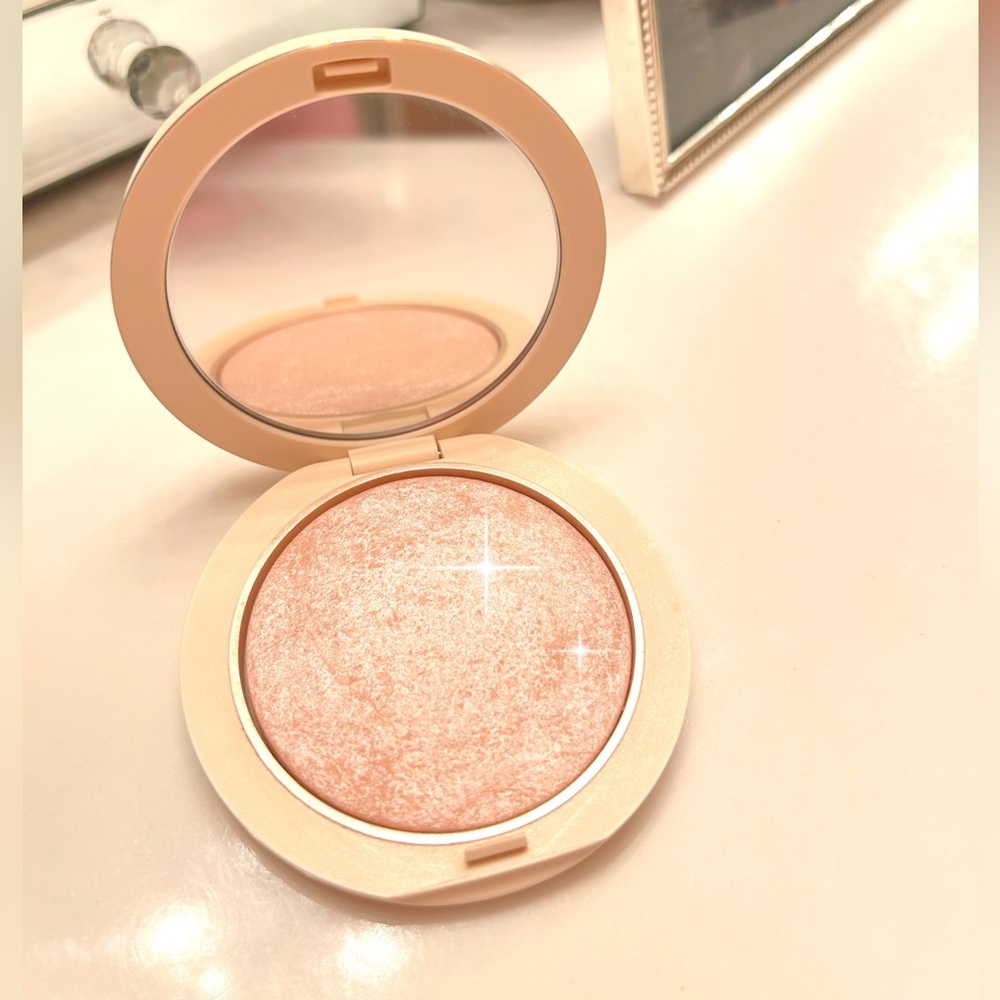 Dior Forever Couture Luminizer 02 Pink Glow - Picture 2 of 5